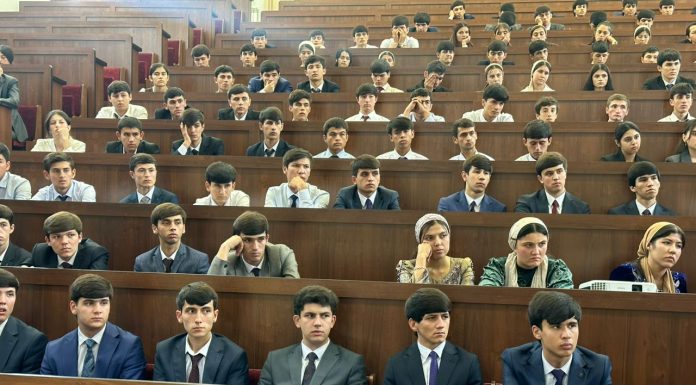 ВСТРЕЧА РУКОВОДСТВА ТНУ И ПРЕДСТАВИТЕЛЯ ОРГАНОВ ПРАВОПОРЯДКА С ПЕРВОКУРСНИКАМИ